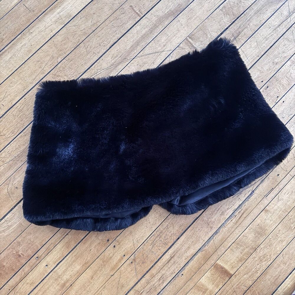 Vintage Christian Lacroix Faux Fur Stole Wrap OS Mob Wife Black Classy Brooch - Picture 6 of 8